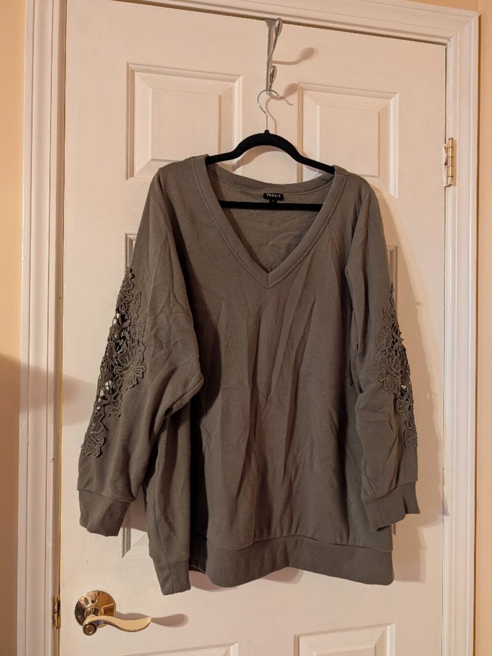 Torrid Olive Sweatshirt with Knit Floral on Arms ~ 3/3X/22-24
